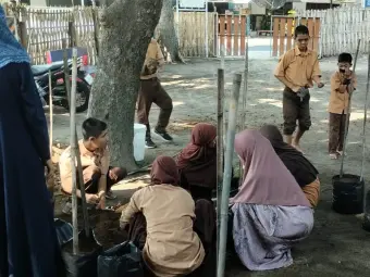 .thumbs · SLB - Berkebun 1